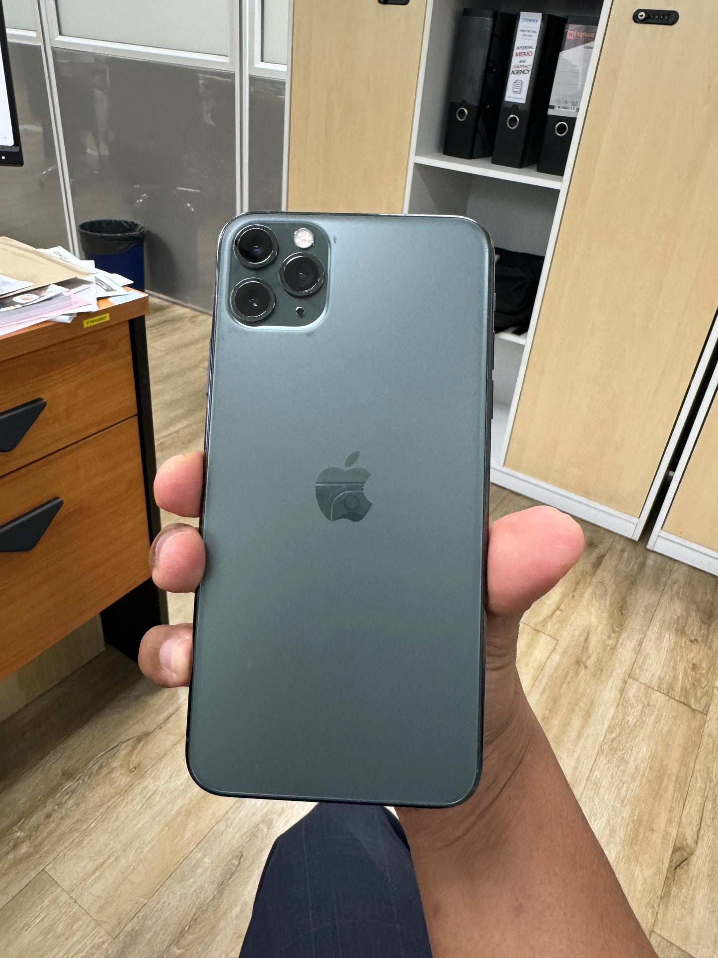 Used iPhone 11 Pro Max 256G midnight green