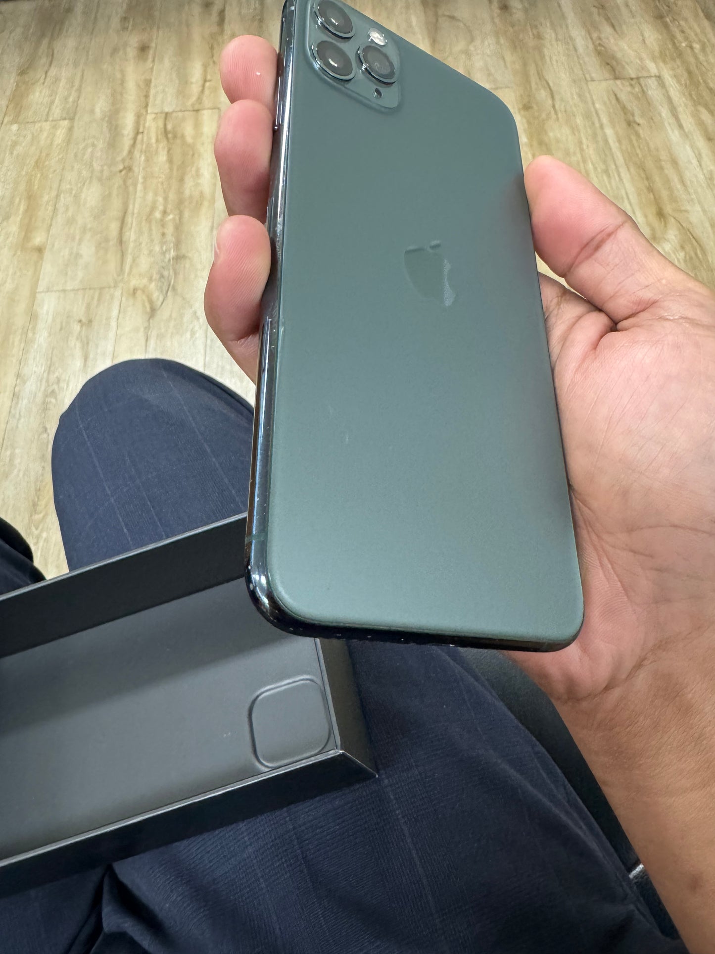 Used iPhone 11 Pro Max 256G midnight green